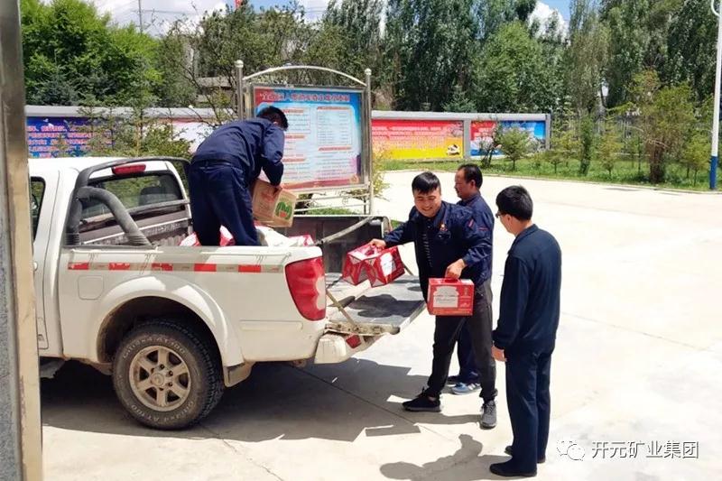 一家親│興海銅鑫慰問部隊(duì)官兵，共話軍企團(tuán)結(jié)魚水情